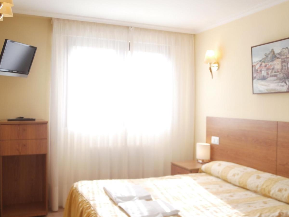 Hostal El Volante Estella Zewnętrze zdjęcie