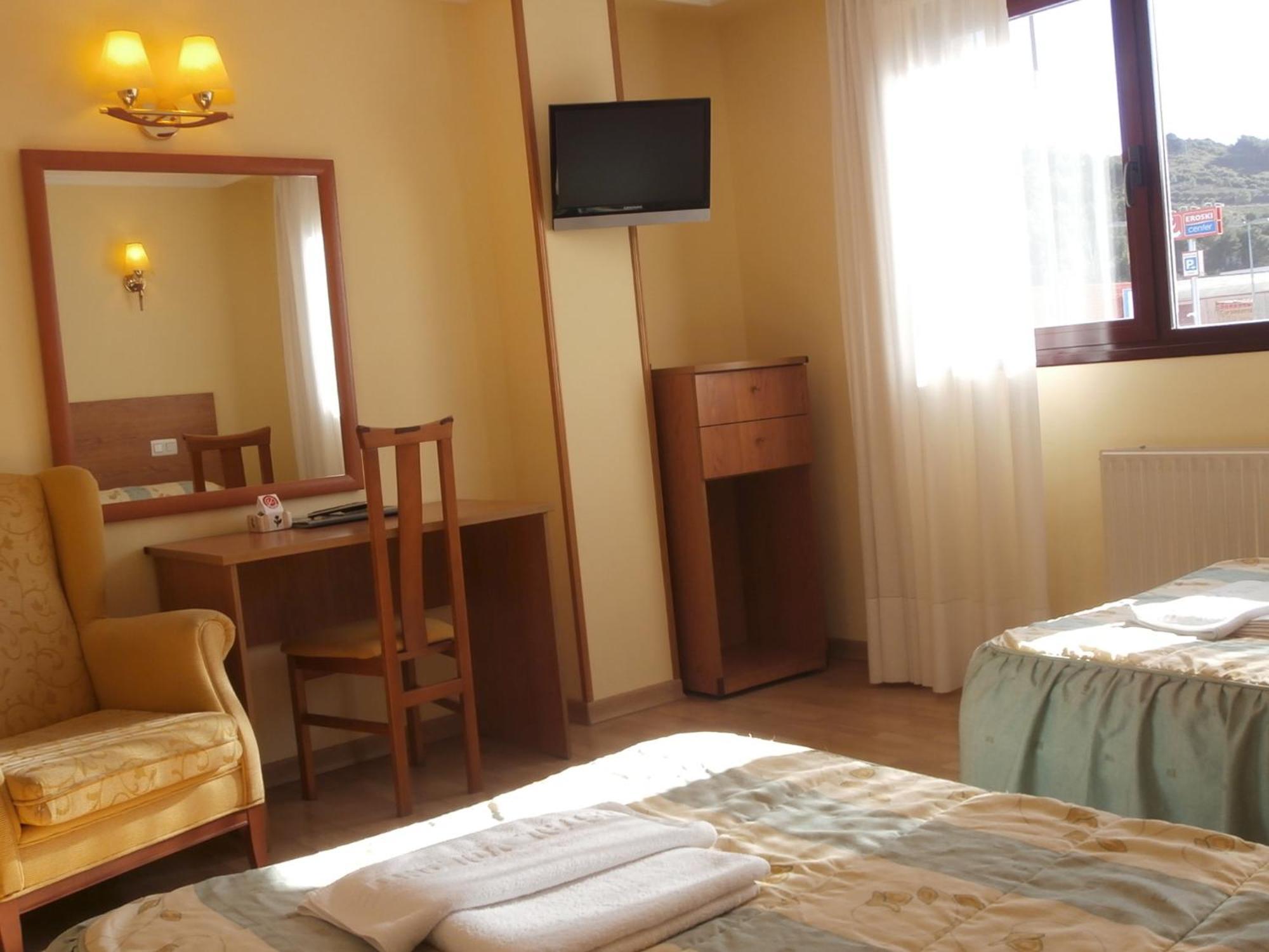 Hostal El Volante Estella Zewnętrze zdjęcie